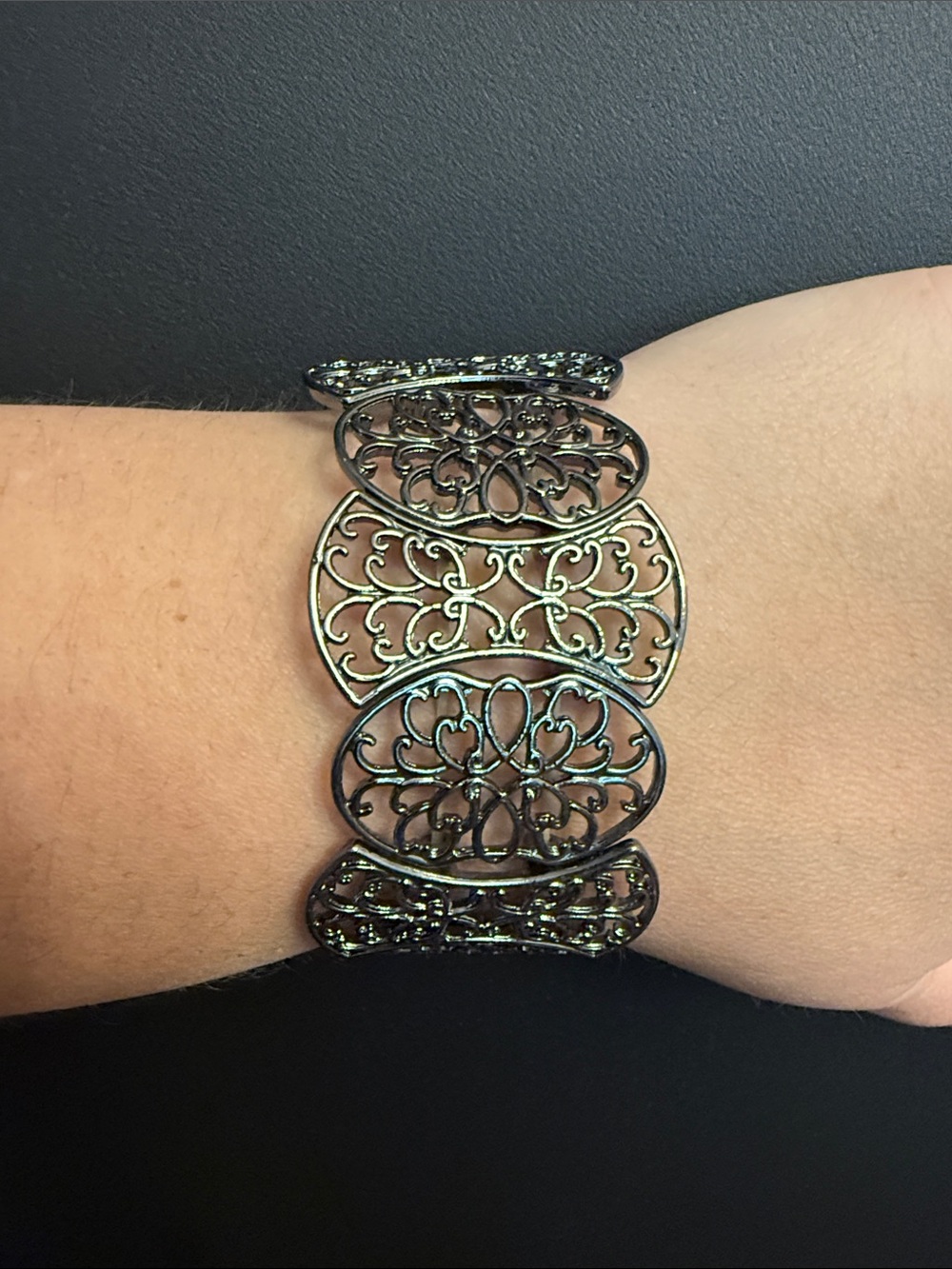 Filigree Oval Stretch Bracelet - Gunmetal